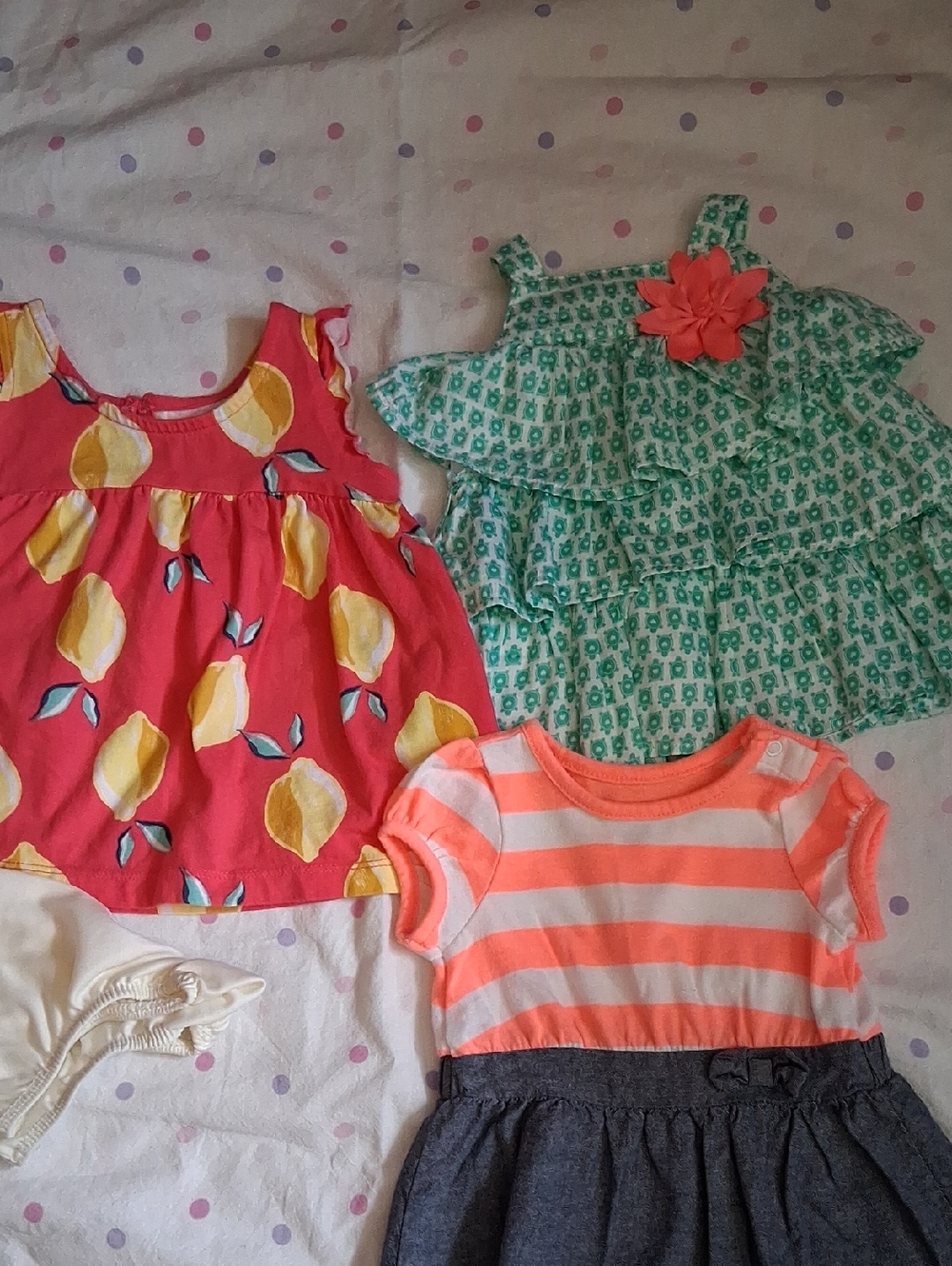 3 Litte Girls Dresses Bundle In Excelent Condition.